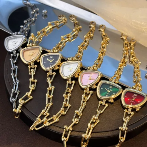 Eliyina Quartz Triangular Chain Bracelet Watch
